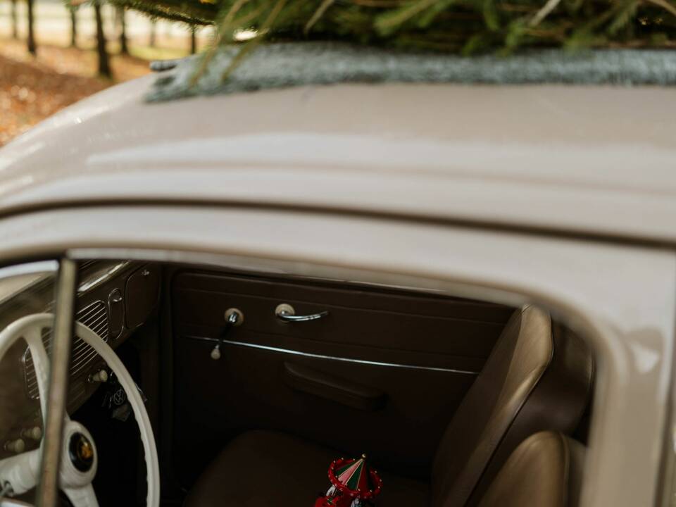 Immagine 24/56 di Volkswagen Maggiolino 1100 Standard "Ovali" (1954)
