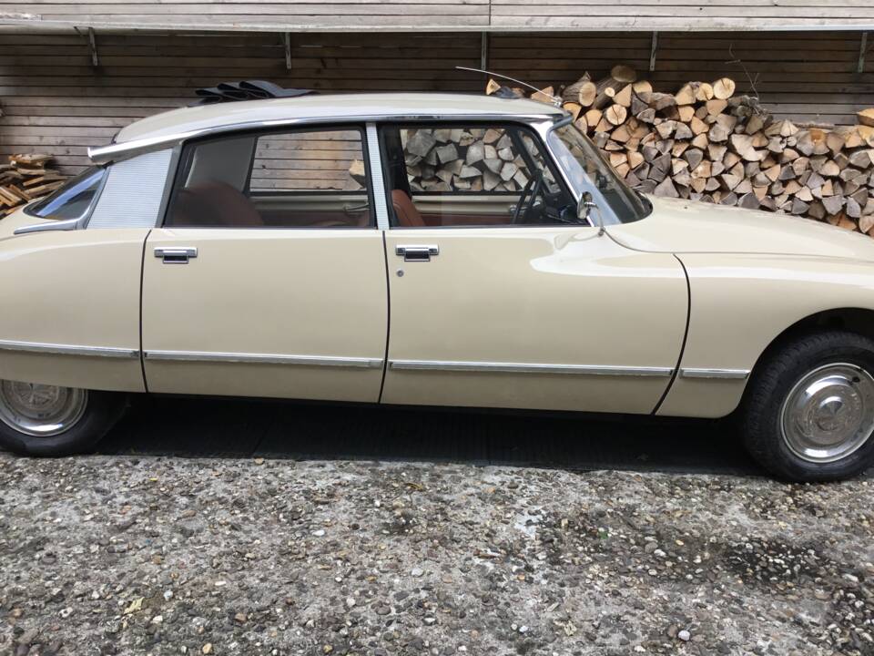 Image 11/82 de Citroën DS 20 (1974)