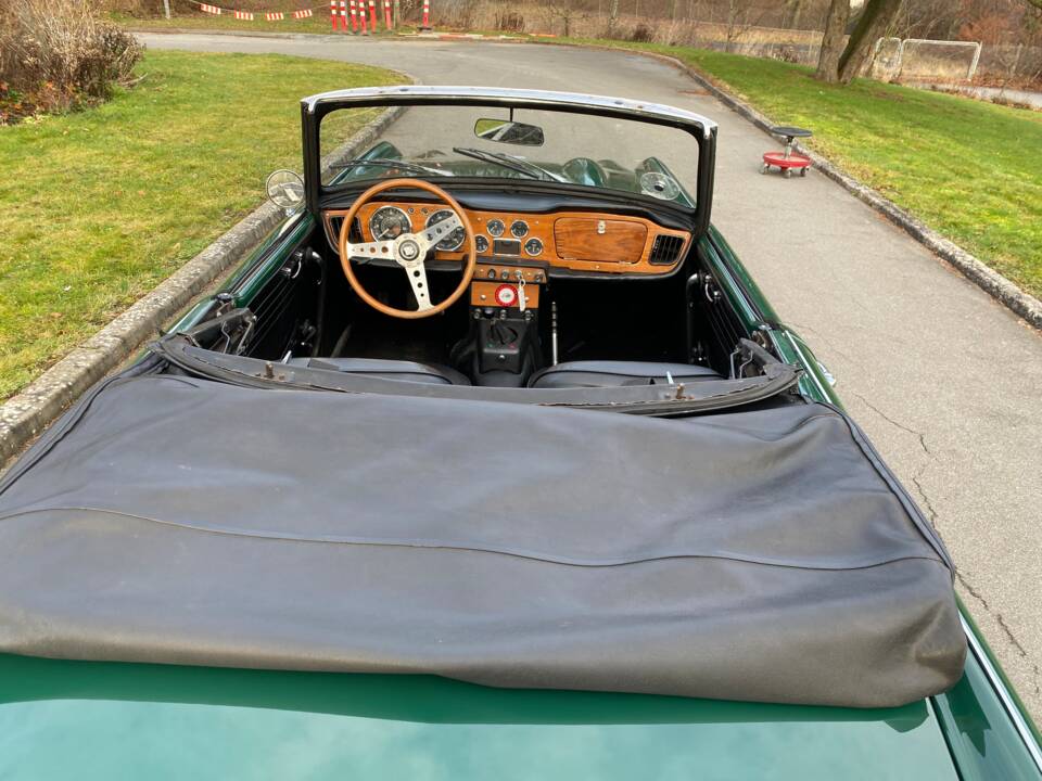 Image 56/66 of Triumph TR 4 (1964)