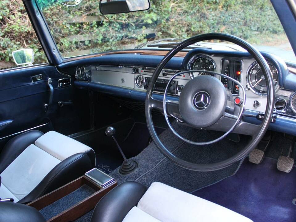 Immagine 8/23 di Mercedes-Benz 280 SL (1970)