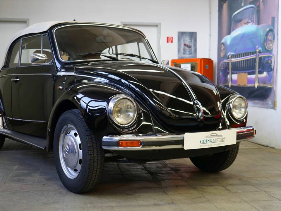 Image 2/15 of Volkswagen Beetle 1303 (1976)