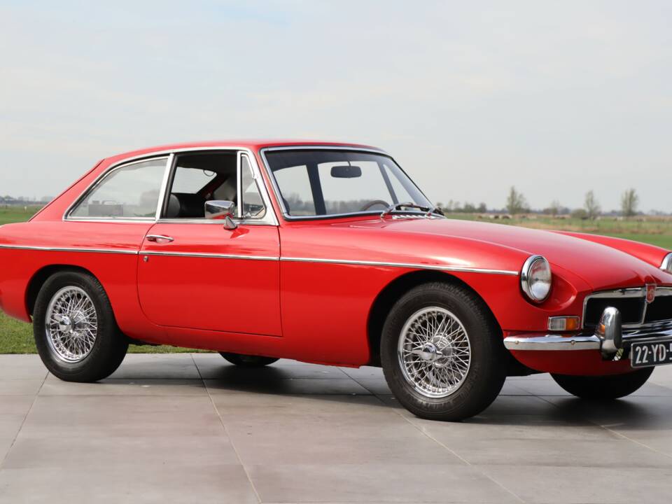Image 24/50 of MG MGB GT (1974)