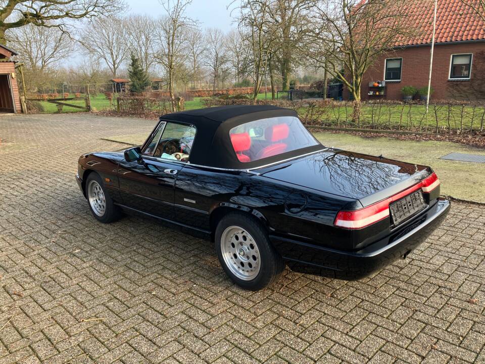 Bild 16/21 von Alfa Romeo 2.0 Spider (1991)