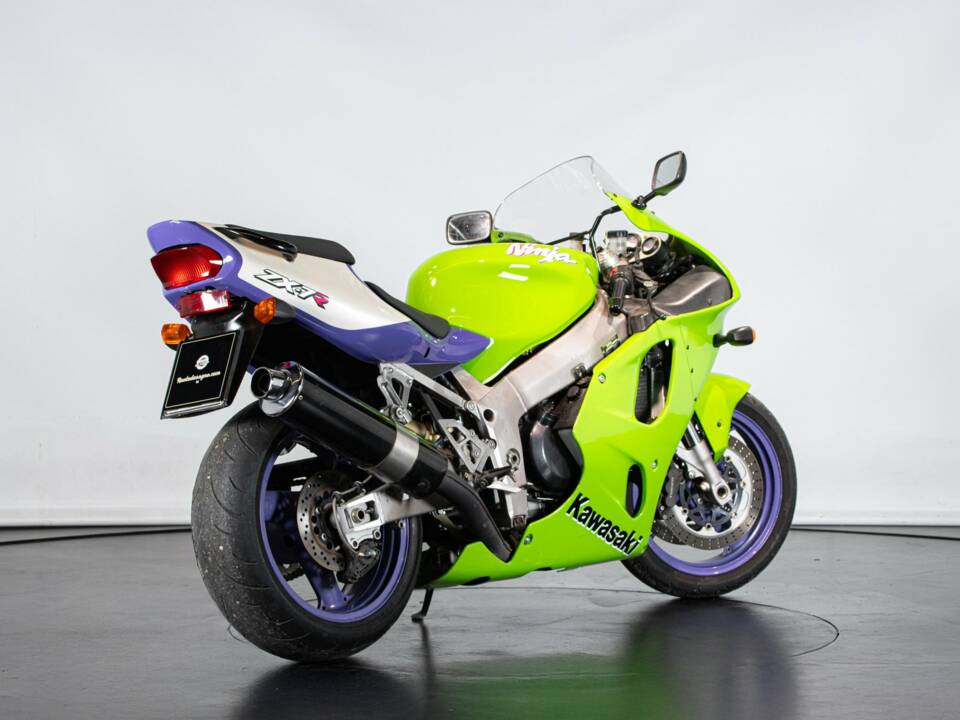 Imagen 4/50 de Kawasaki DUMMY (1996)