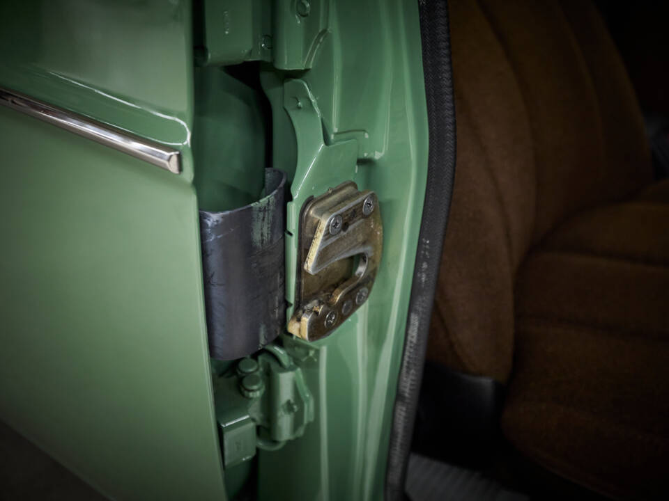 Bild 62/98 von Volvo 244 DL (1975)