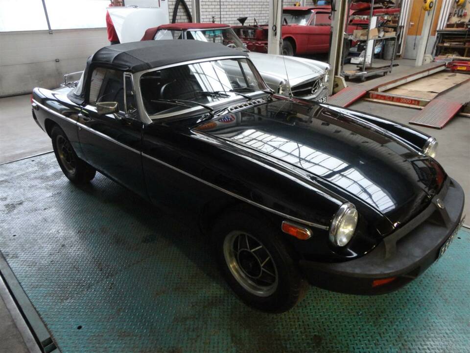 Image 8/24 de MG MGB (1980)