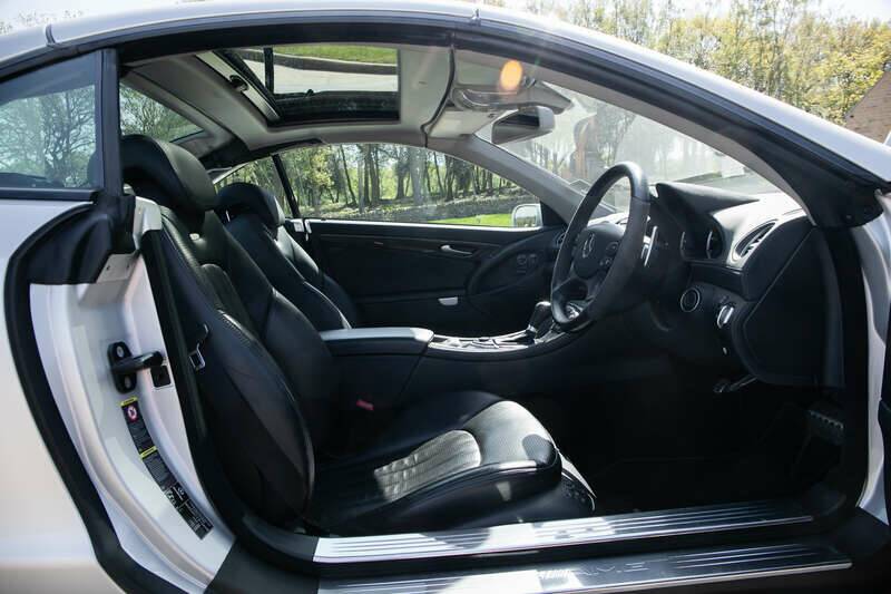 Image 38/40 de Mercedes-Benz SL 55 AMG (2007)