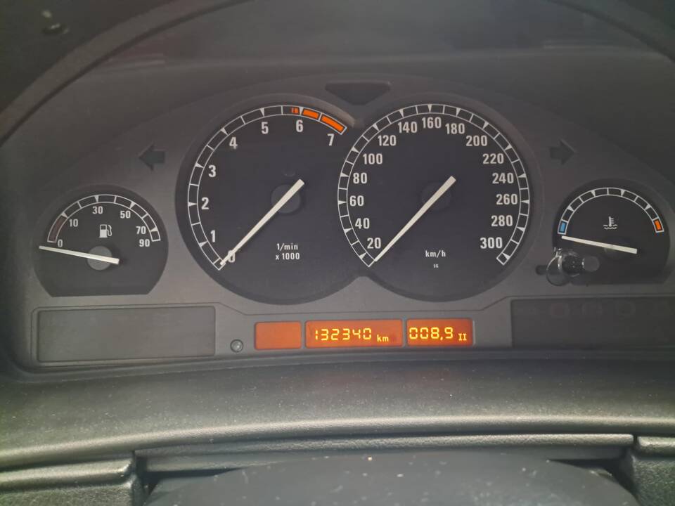 Imagen 15/24 de BMW 850i (1992)