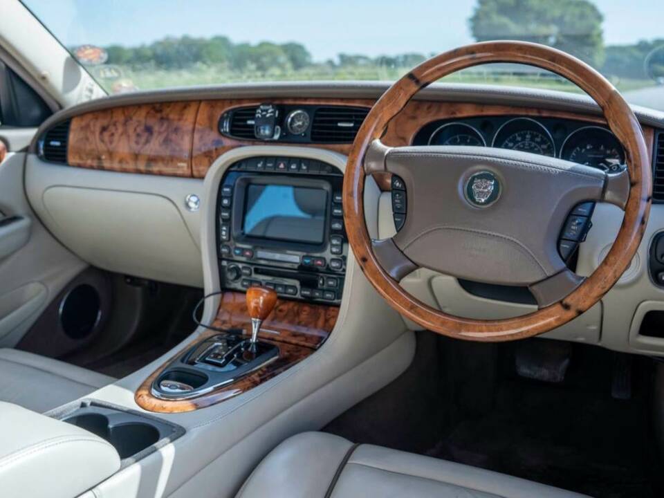 Bild 4/9 von Jaguar XJR Super V8 (2004)