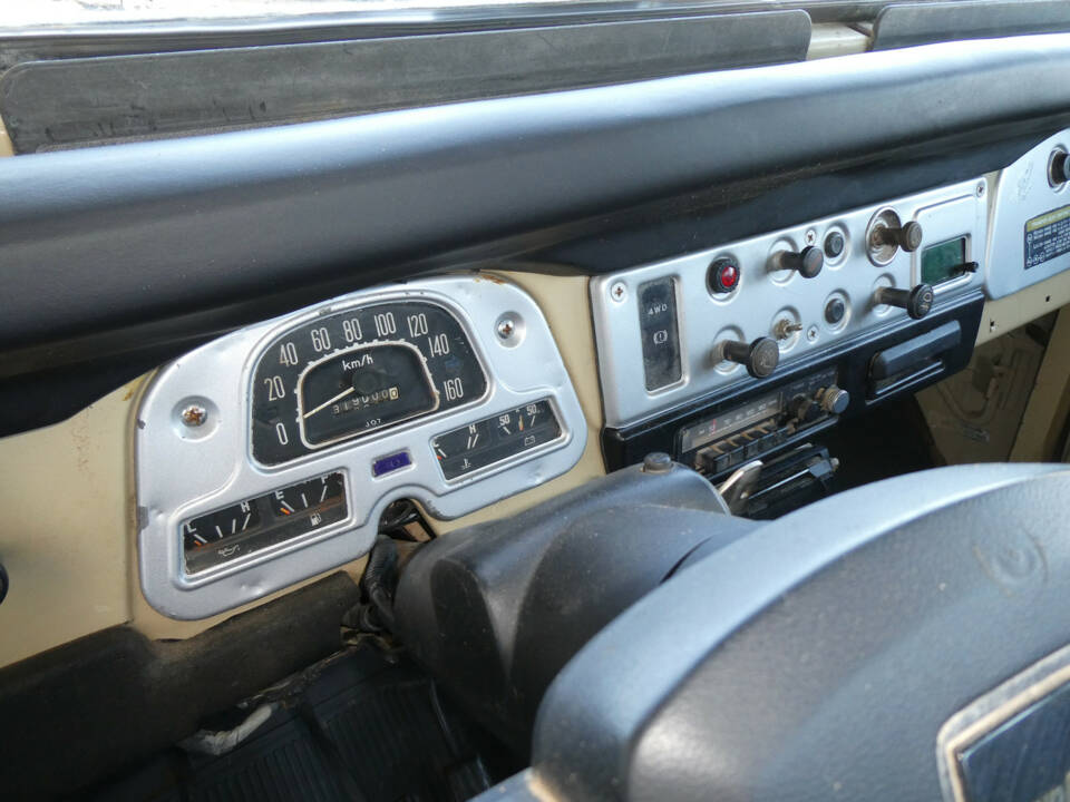 Image 9/15 of Toyota Land Cruiser BJ 45 (1984)