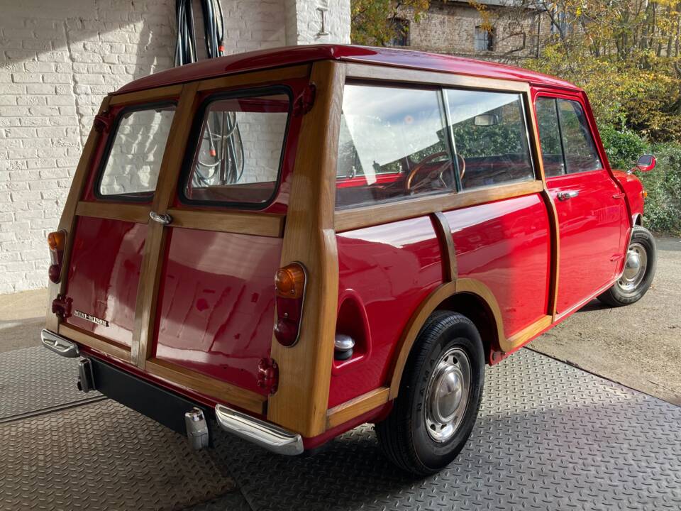 Image 2/24 of Morris Mini Traveller (1968)