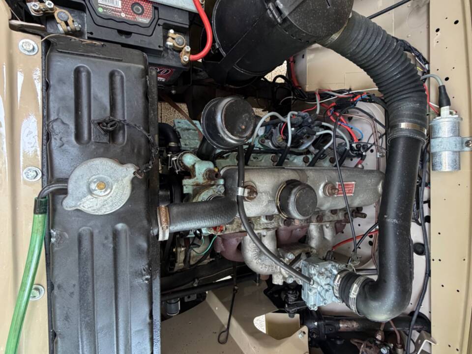 Image 11/17 of Land Rover 88 (1980)
