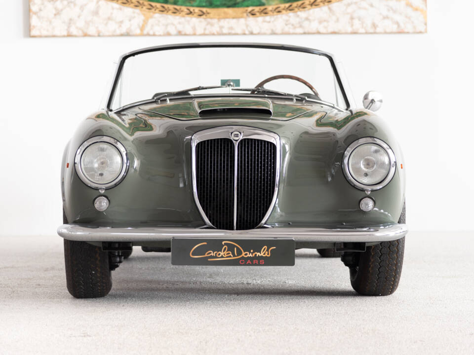 Imagen 17/38 de Lancia Aurelia B24 Convertible (1957)