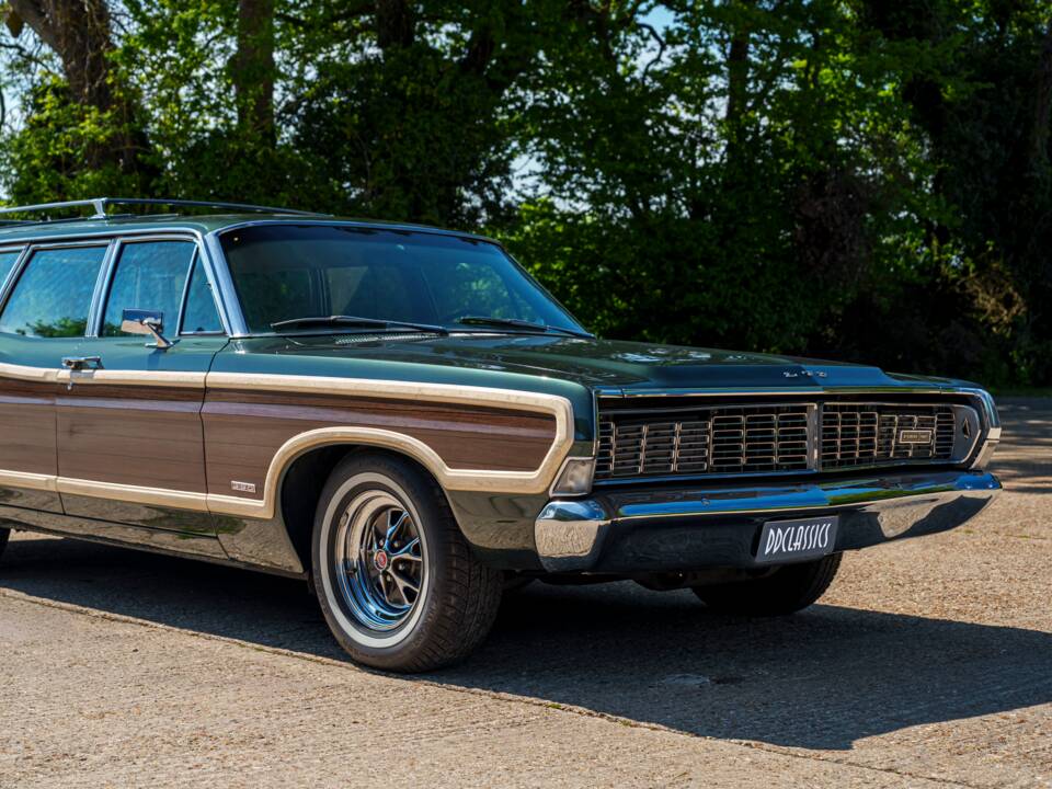 Image 10/28 of Ford LTD Country Squire (1968)