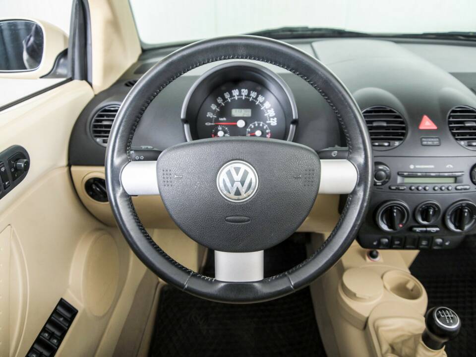 Bild 8/50 von Volkswagen New Beetle 1.6 (2003)