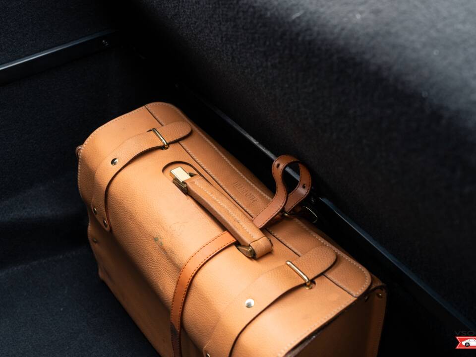 Bild 36/53 von Ferrari F 355 Berlinetta (1996)