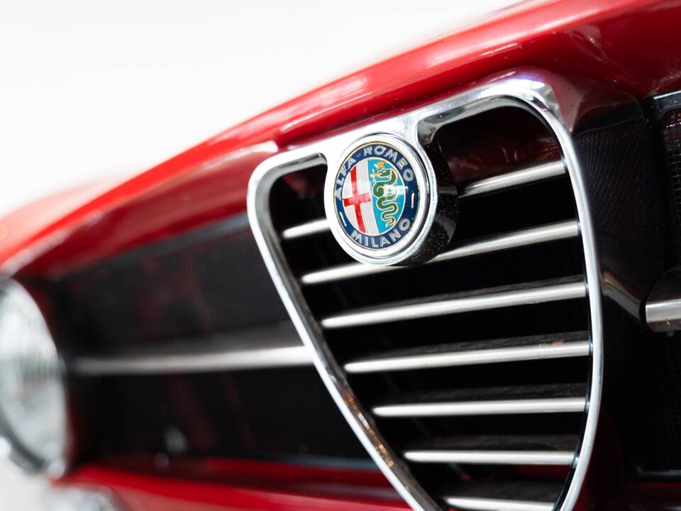 Bild 24/32 von Alfa Romeo Giulia 1600 GT Junior (1972)