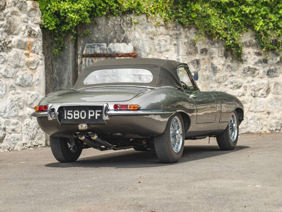 Image 3/50 of Jaguar Type E 3.8 (1963)