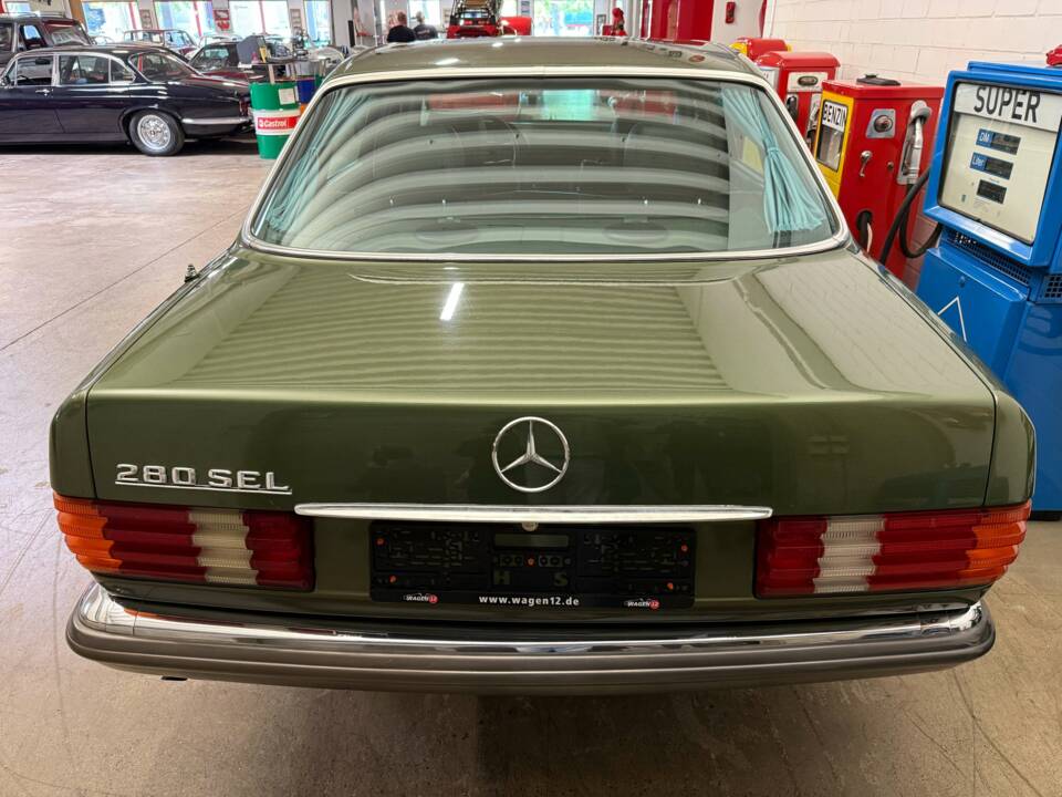 Image 16/19 of Mercedes-Benz 280 SEL (1983)