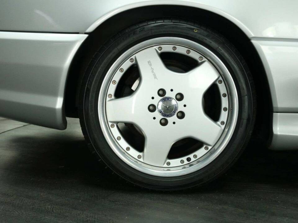 Image 29/30 of Mercedes-Benz SL 600 6.0 AMG (1996)