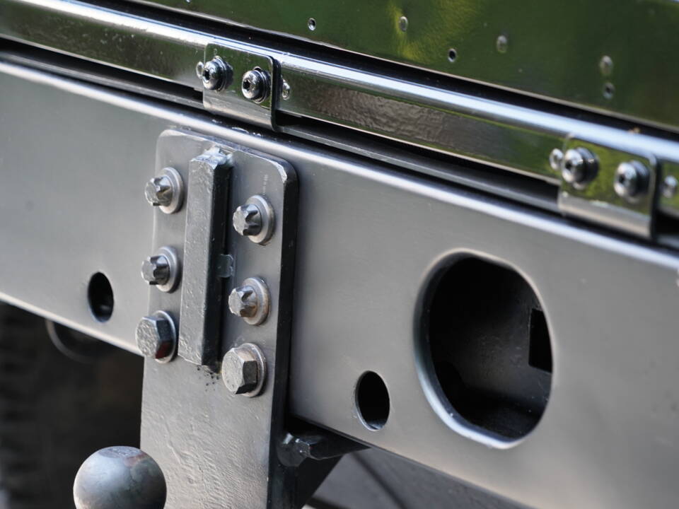 Bild 77/97 von Land Rover Defender 90 Td5 (2000)