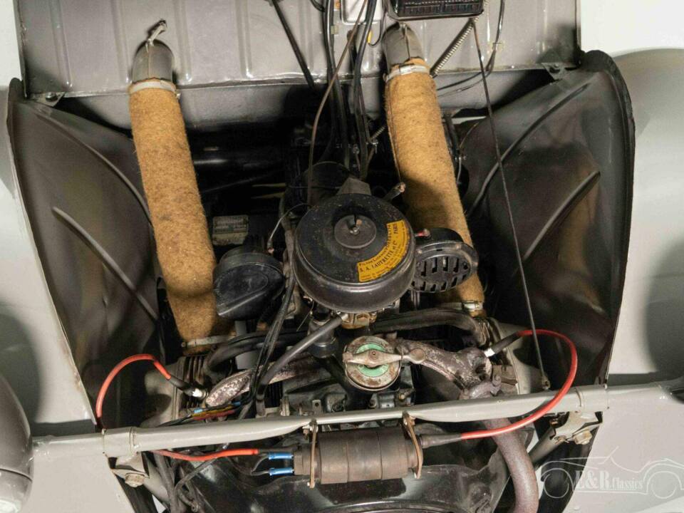 Image 3/19 of Citroën 2 CV France 3 (1953)