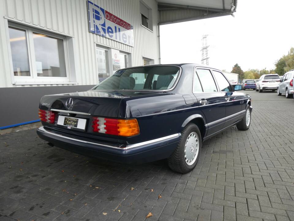 Bild 4/21 von Mercedes-Benz 300 SE (1990)