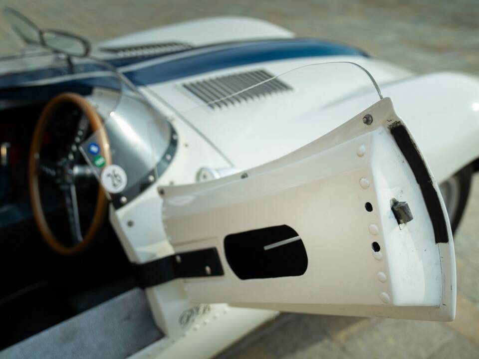 Immagine 48/50 di Jaguar D-Type (1977)