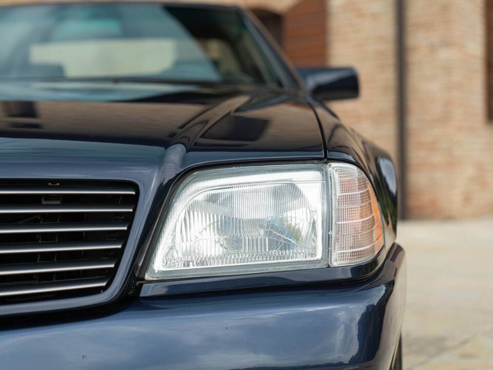 Image 22/50 of Mercedes-Benz SL 320 (1995)
