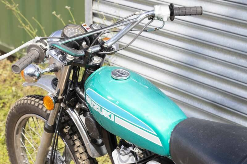Image 5/15 of Suzuki DUMMY (1974)