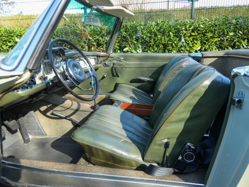 Bild 21/50 von Mercedes-Benz 230 SL (1967)