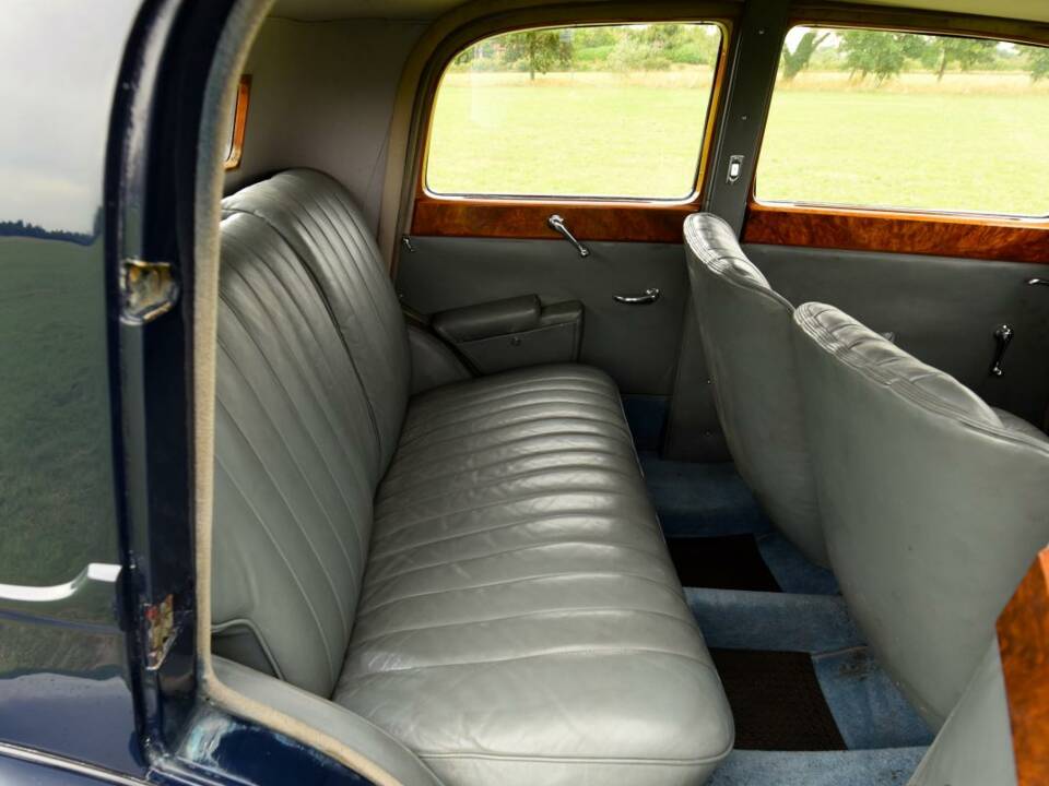 Immagine 29/50 di Rolls-Royce 20/25 HP Sport Saloon (1934)