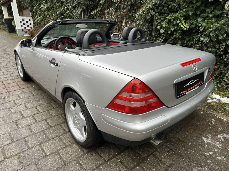 Afbeelding 9/22 van Mercedes-Benz SLK 200 (1998)