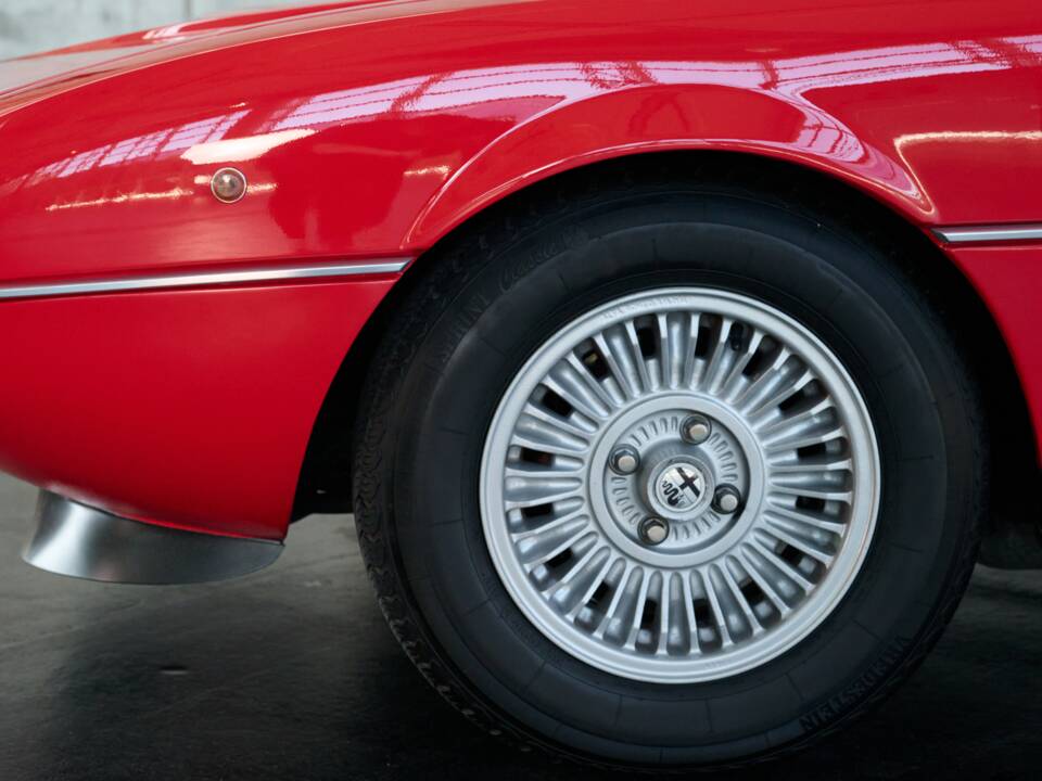Image 6/50 of Alfa Romeo Montreal (1973)