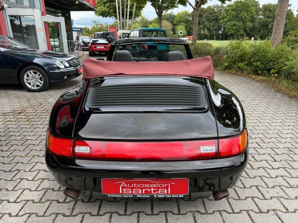 Image 14/39 of Porsche 911 Carrera (1997)