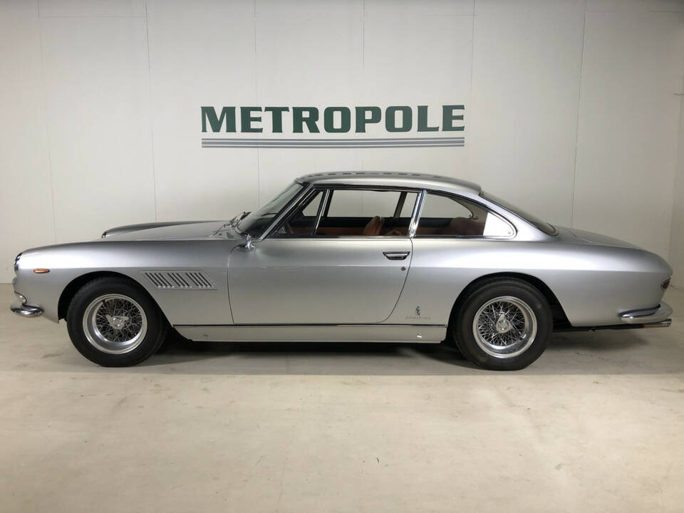 Imagen 2/31 de Ferrari 330 GT (1965)