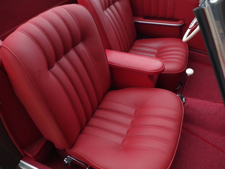Image 22/50 of Mercedes-Benz 190 SL (1959)