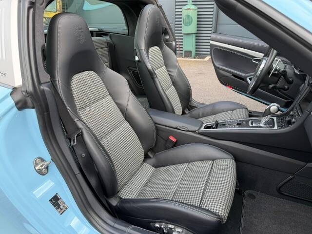 Image 17/29 of Porsche 911 Targa 4S (2015)