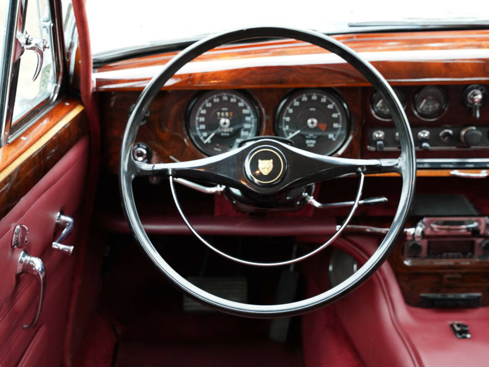 Immagine 48/50 di Jaguar S-Type 3.8 (1965)