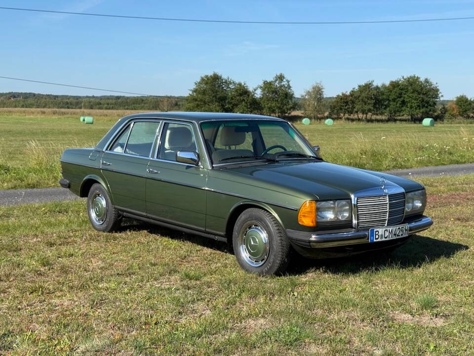 Imagen 3/34 de Mercedes-Benz 230 E (1983)