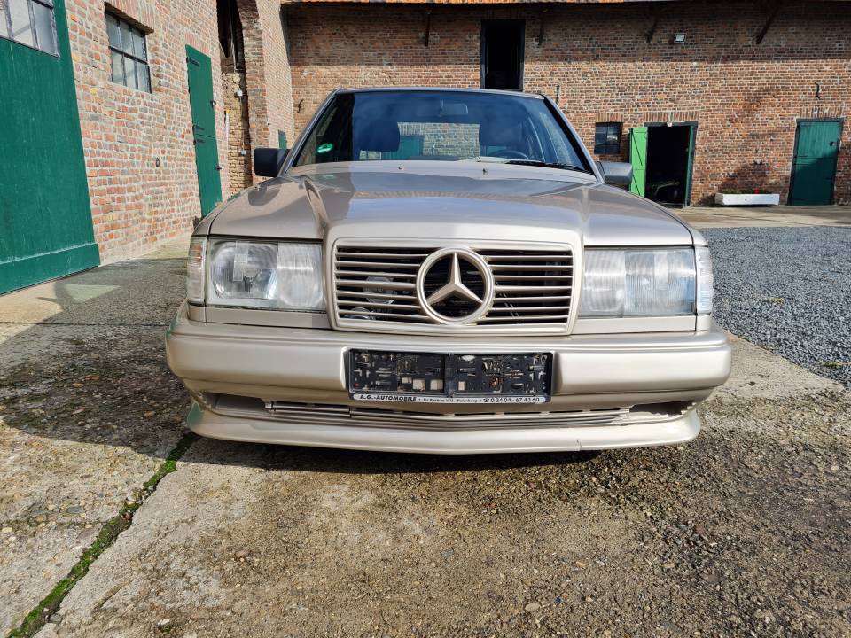 Bild 7/21 von Mercedes-Benz 300 E (1986)