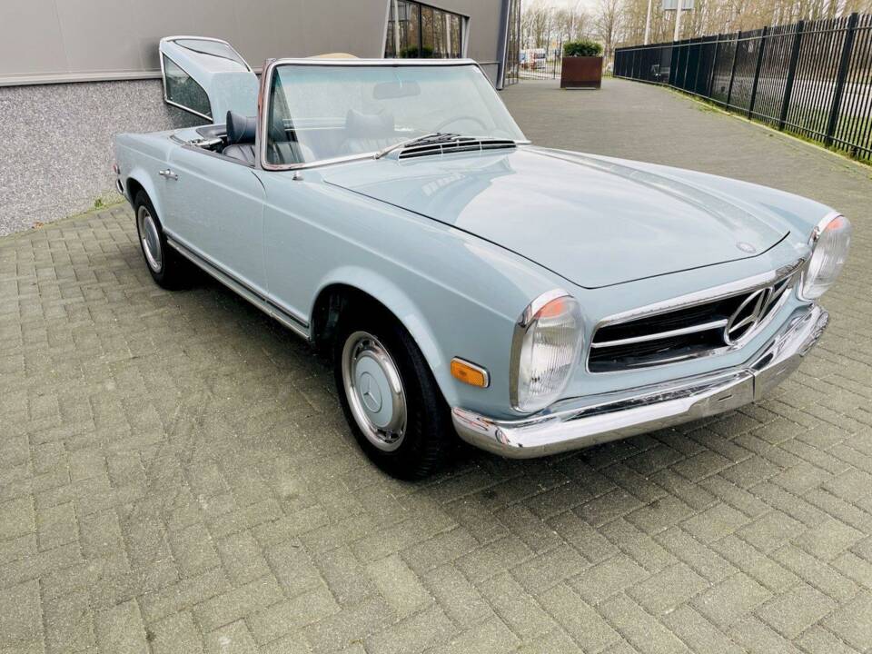 Image 7/36 of Mercedes-Benz 280 SL (1969)