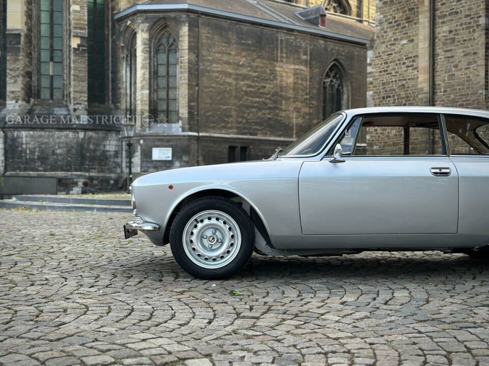 Afbeelding 8/84 van Alfa Romeo Giulia 1600 GT Junior (1972)