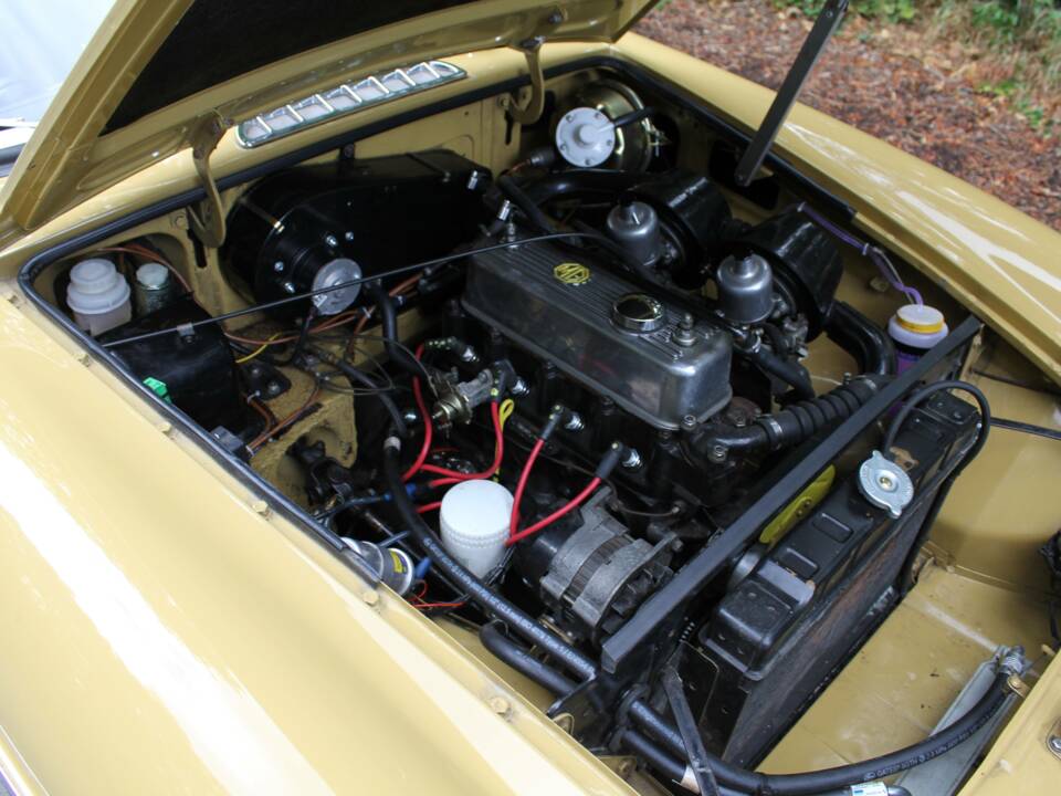 Immagine 14/16 di MG MGB (1972)