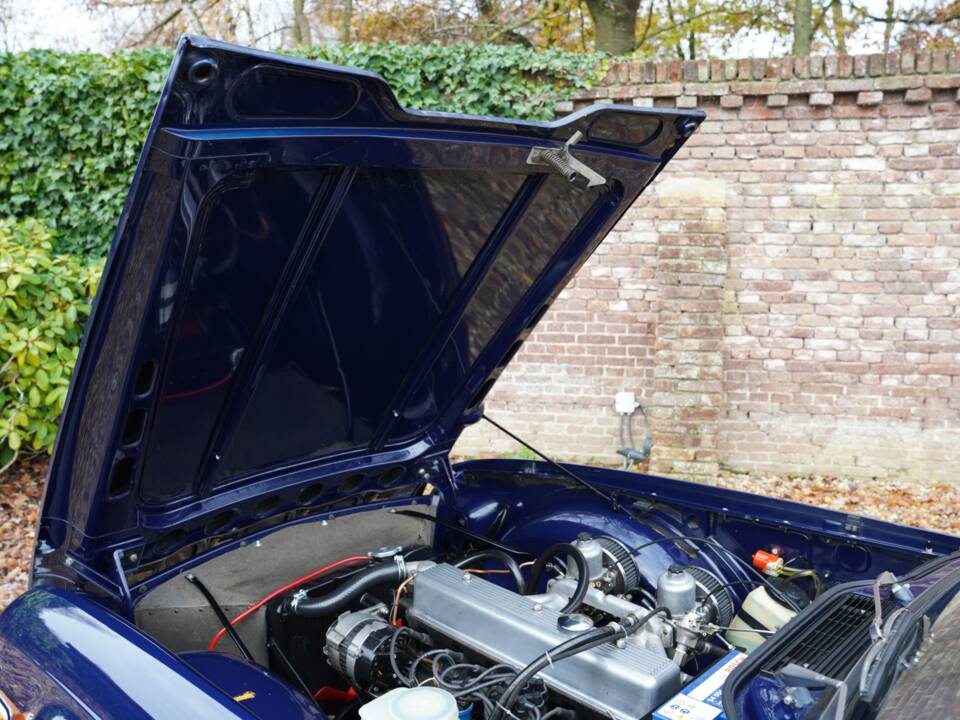 Image 8/50 of Triumph TR 6 PI (1972)