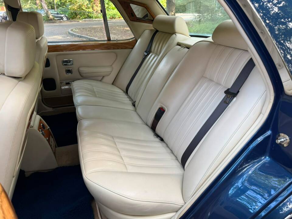 Image 21/46 of Rolls-Royce Silver Spirit III (1996)