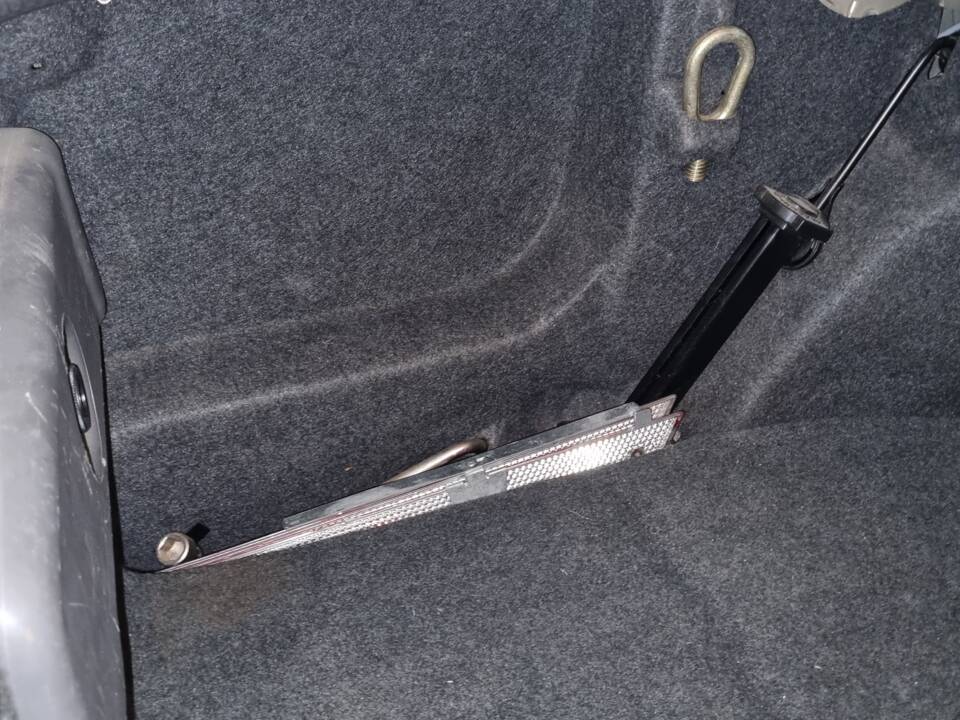 Immagine 20/21 di BMW 318i (1989)