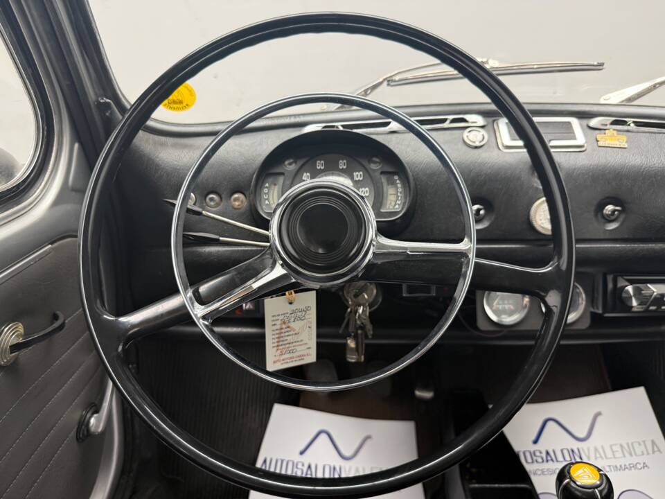 Immagine 15/20 di SEAT 600 L (1972)
