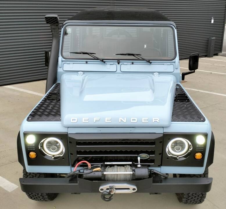 Bild 10/35 von Land Rover Defender 110 300Tdi (1997)