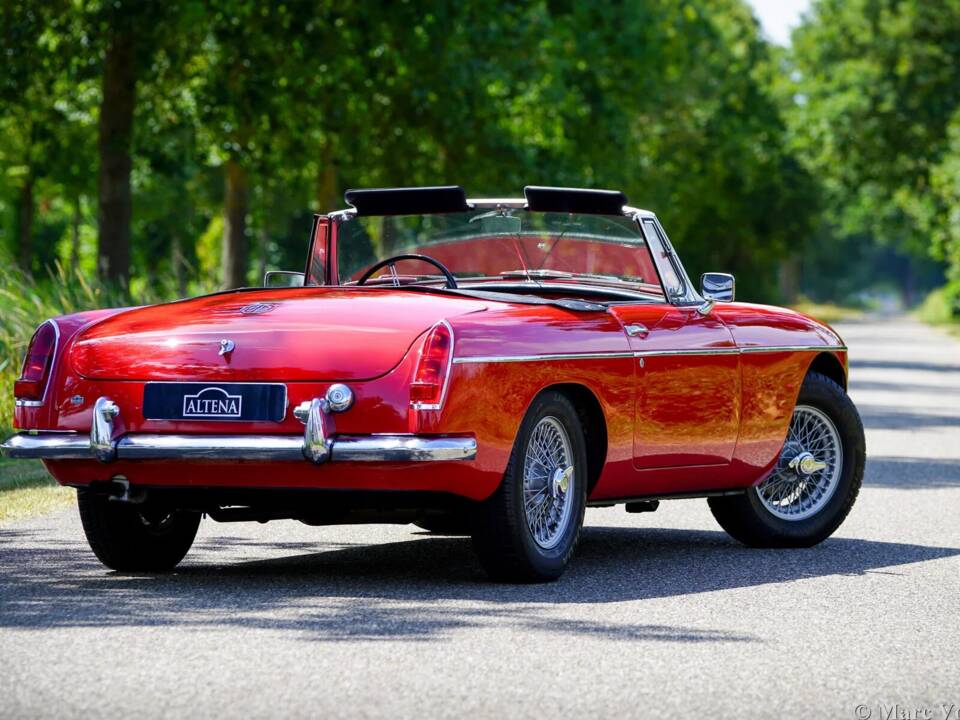 Image 17/39 de MG MGB (1964)